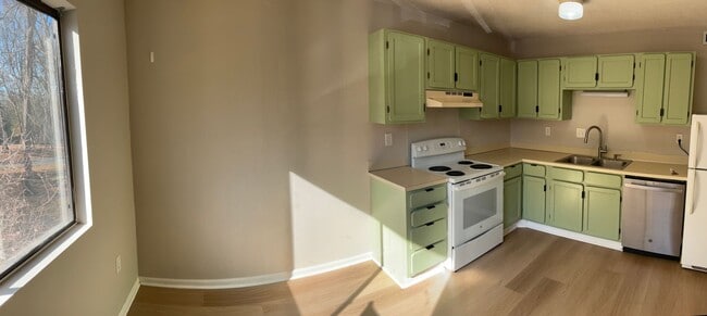 Photo - 2 Bedroom 1 Bath Condo with Private Deck in Hunters Chase