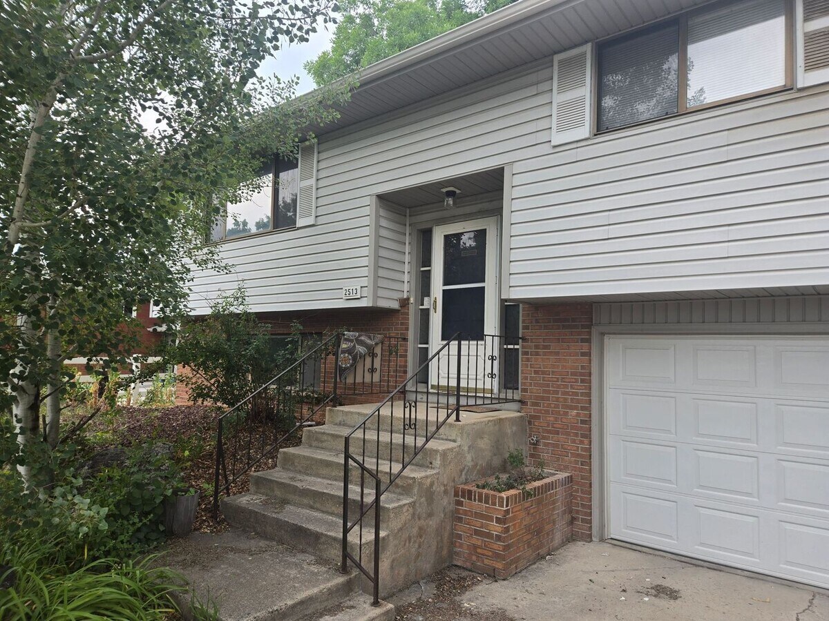 4 Bedroom Single Family Home in Loveland - 4 Bedroom Single Family Home in Loveland