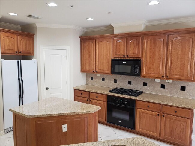 Photo - 4330 Lake Run Dr