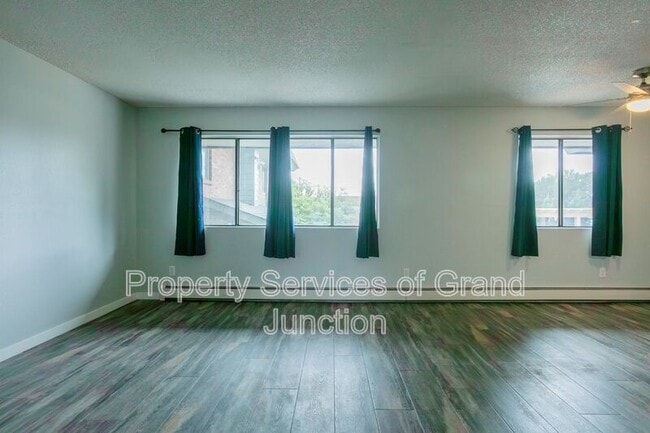 Photo - 1140 Walnut Ave Unit 22