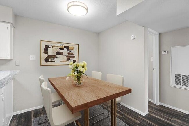 Photo - 1010 Magnolia St Unidad d1