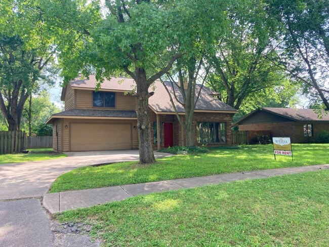 Building Photo - 3 Bedroom, 2.5 Bath, 2 Car Garage - Close ... Rental