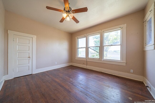 Building Photo - 204 Mt Vernon Ct Rental