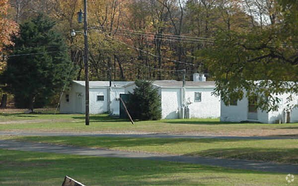 Photo - 240 Cedarville Rd Apartments