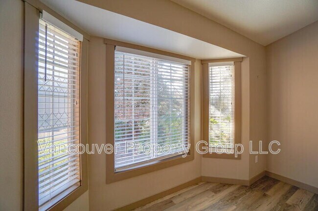 Photo - 1906 NE 151st Cir