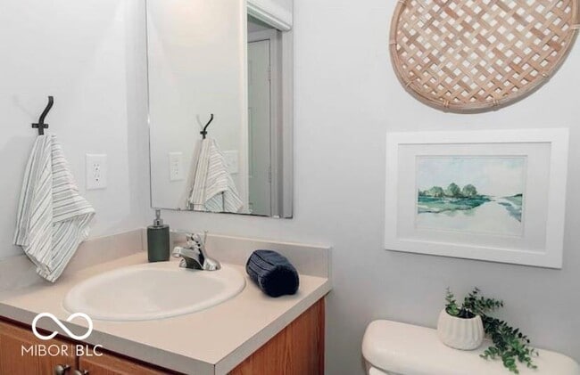 Photo - 459 Vernon Pl