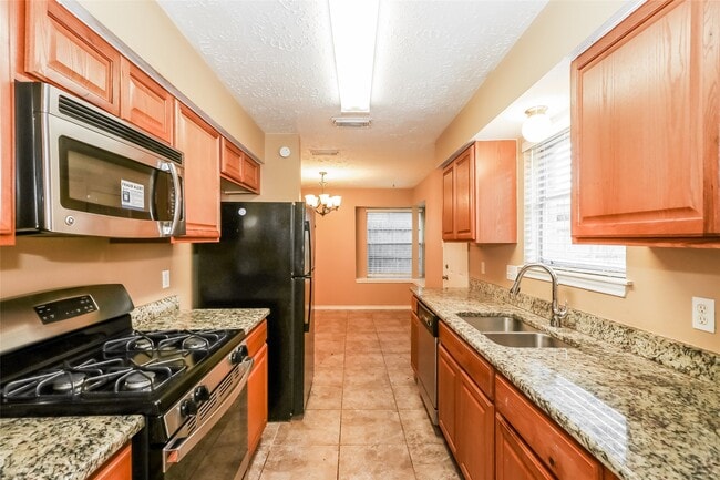 Photo - 14815 Oak Pines Dr