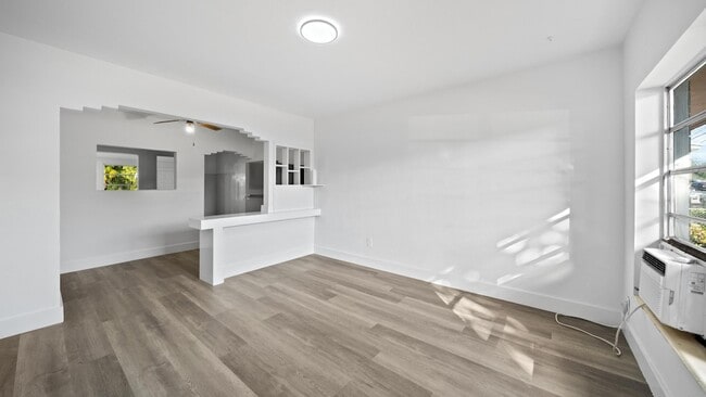 Photo - 1165 SW 12th St