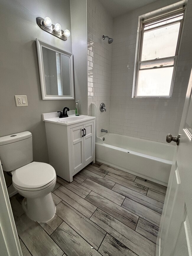 3850 W Hirsch St Unit 1