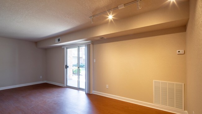 Oasis Apartment Homes
