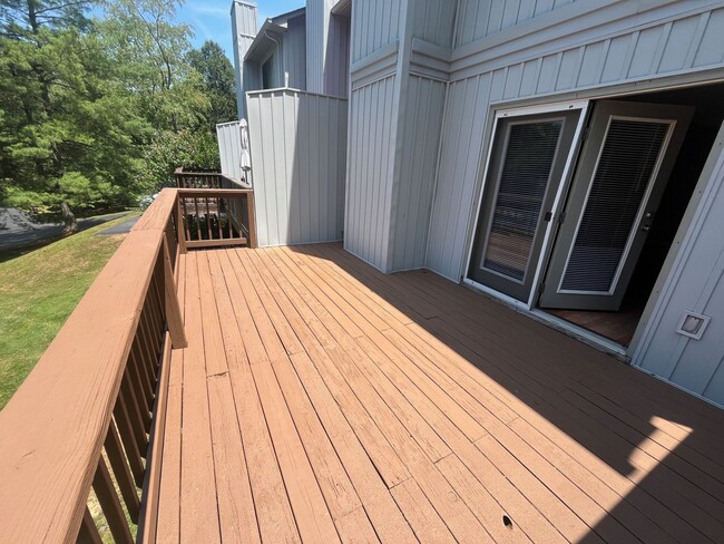 Photo - *MOVE IN SPECIAL! 1 Month FREE! Large 3 be...