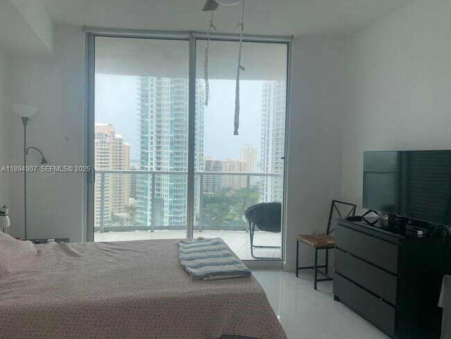 Photo - 300 S Biscayne Blvd