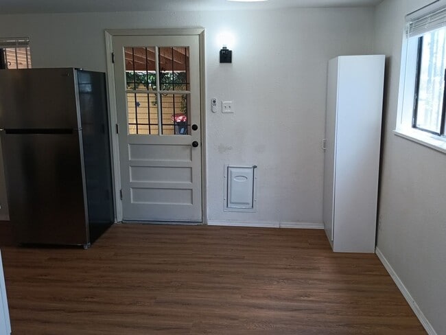 Photo - 3 Bedroom, 1 Bathroom Home! Schedule a Showing Soon!