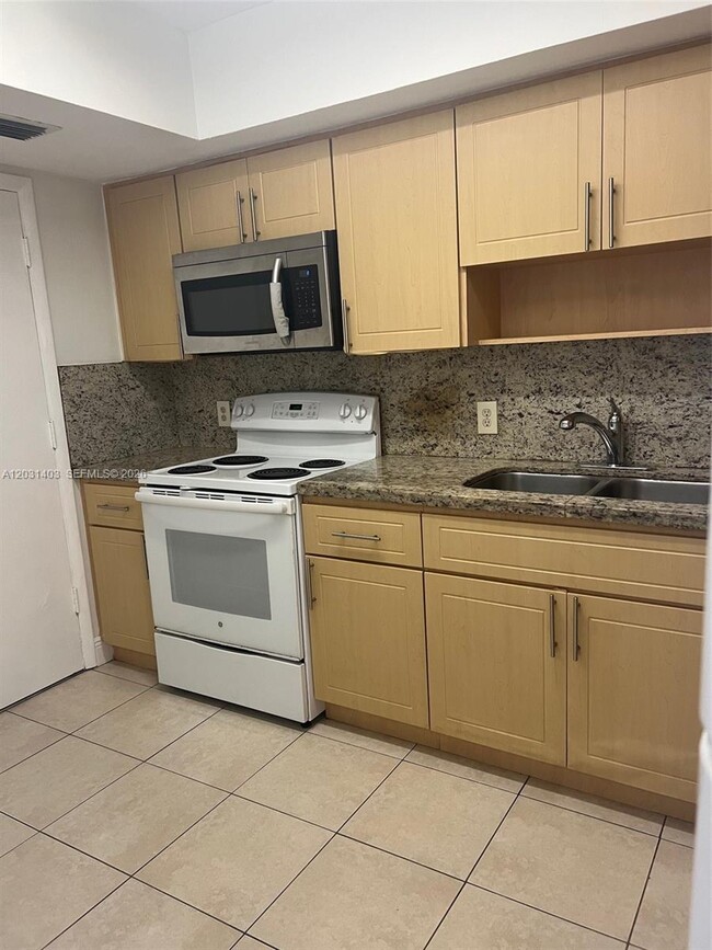 Photo - 16801 NE 14th Ave Unit 310