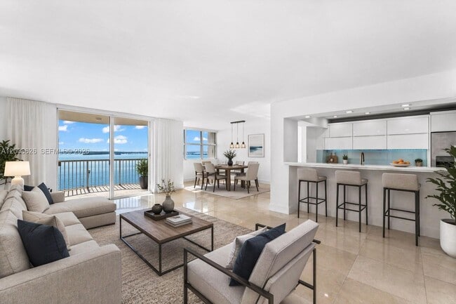 Building Photo - 1420 Brickell Bay Dr