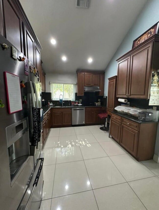 Photo - 8 Elton Pl