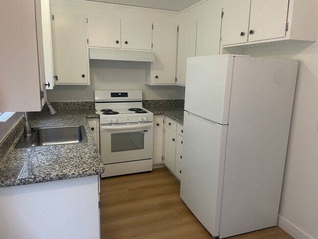 Building Photo - 845 Hillsdale Ave Unit 2