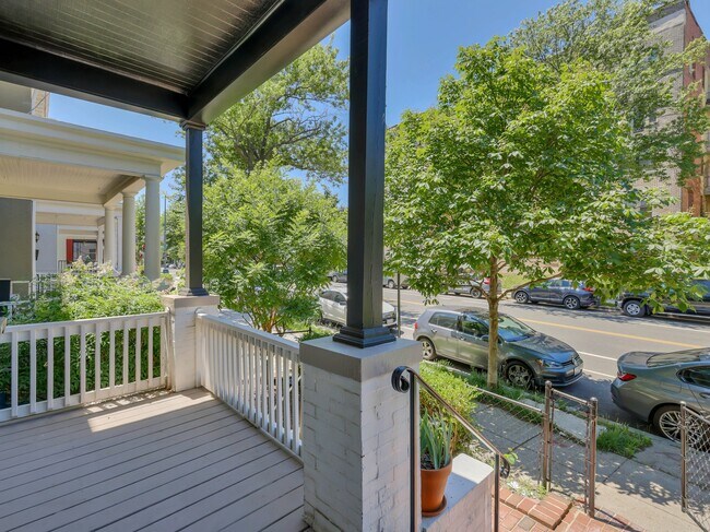 Photo - 2611 11th St NW