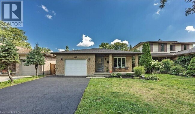 Photo - 143 Grenfell Pl