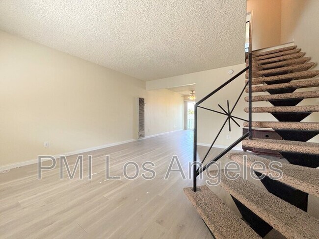 Photo - 2475 Wabash Ave