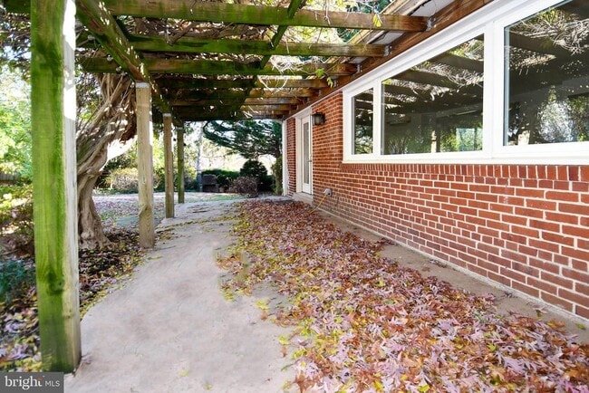 Photo - 4111 Saul Rd