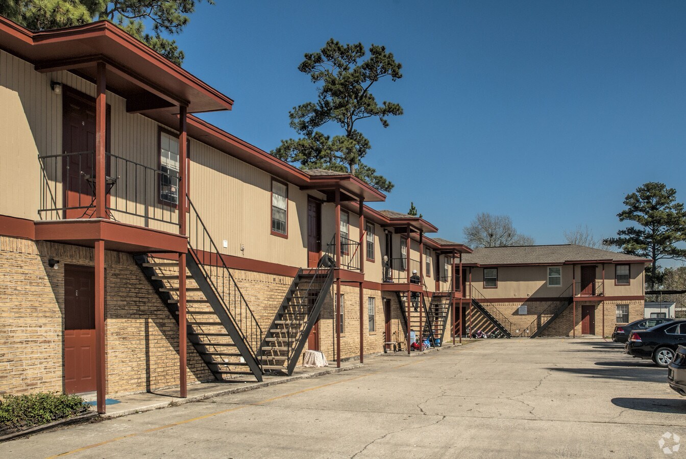 Parkway Terrace - Parkway Terrace Apartments