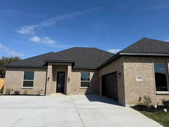 Building Photo - 1832 Noble Ct