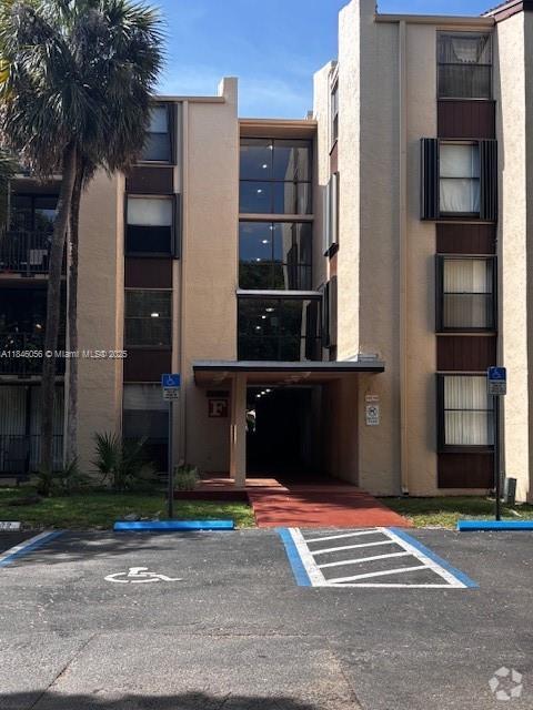 Building Photo - 14321 N Kendall Dr Unit 302F Rental