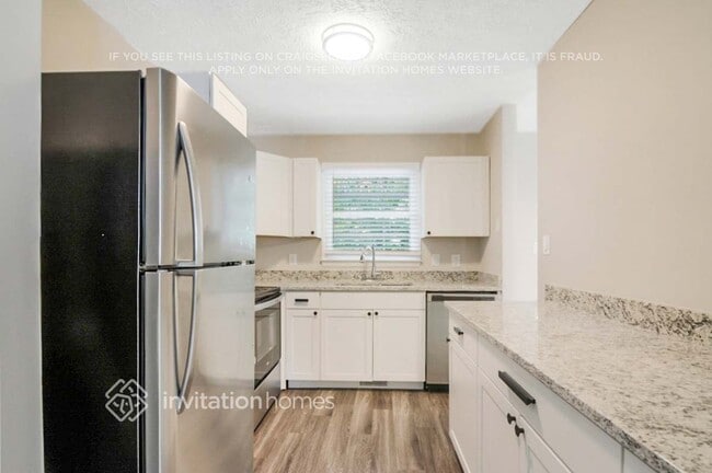 Photo - 3711 Phillips Way W