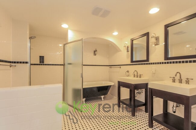 Photo - Stylish 4 Bedroom Steps from Shops, Cafes, and Parks