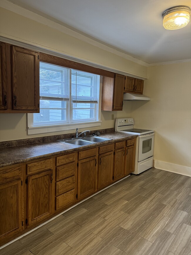 Photo - 609 Marstellar St