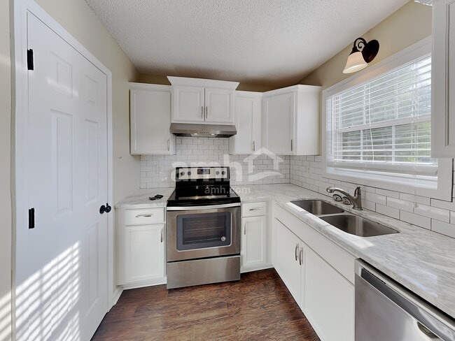 Photo - 123 Ivy Mill Way