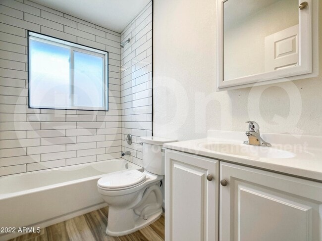 Photo - 2109 W Hayward Ave