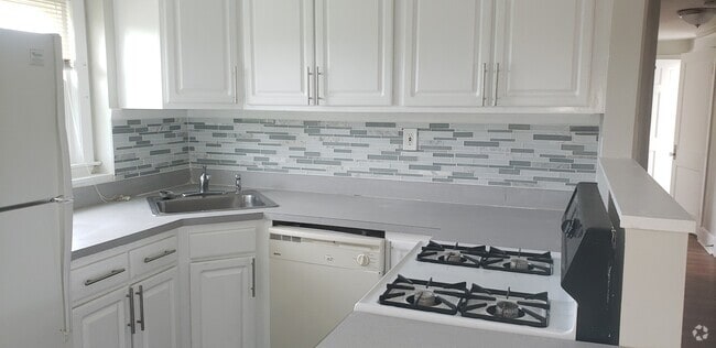 Building Photo - 25 S End Rd Unit 2nd Rental