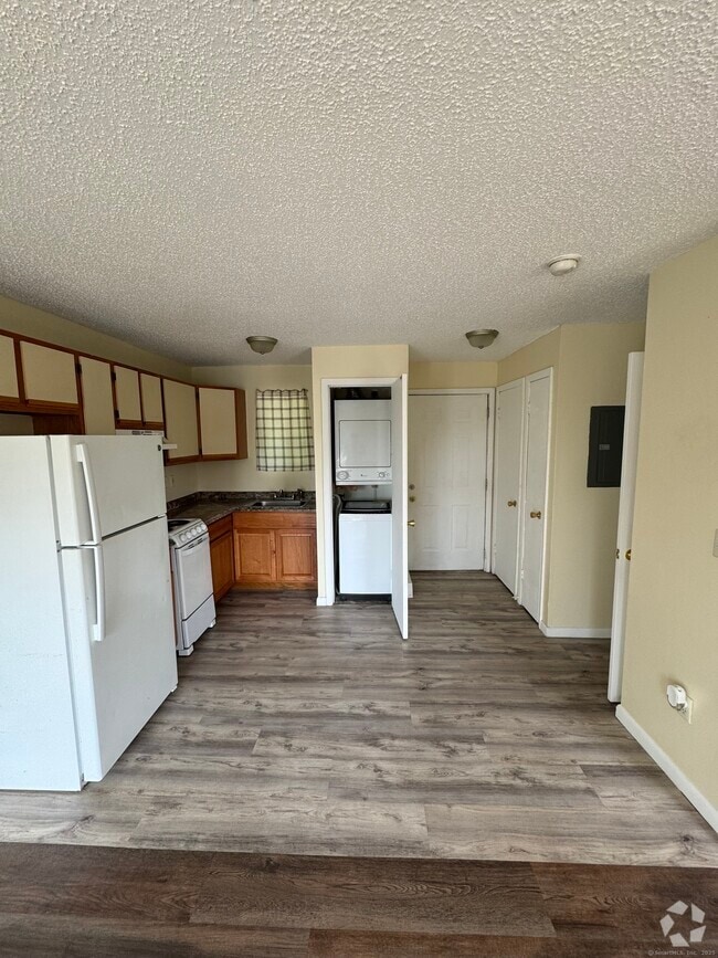 Building Photo - 4 Warwick St Unit 3 Rental