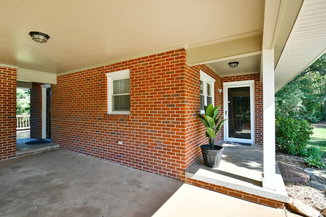 Photo - 3011 Manchester Cir