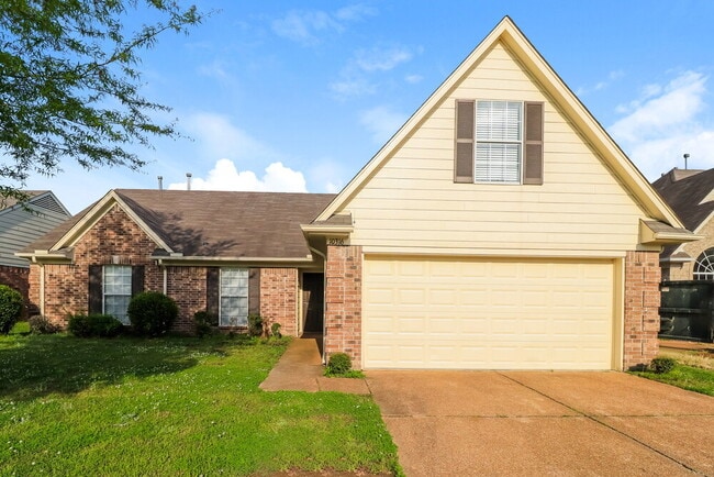 Building Photo - 10316 Cottage Oaks Dr