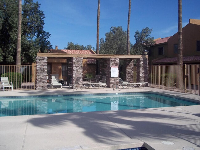 Photo - Charming 2 bed 1.5 bath Phoenix townhouse