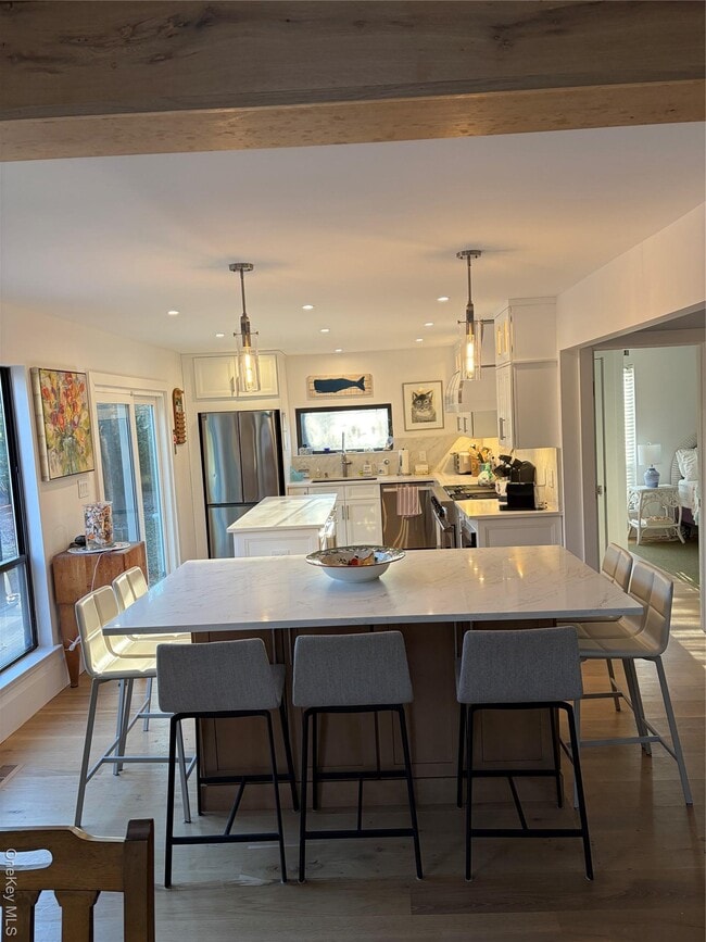 Photo - 40 Bonac Woods Ln