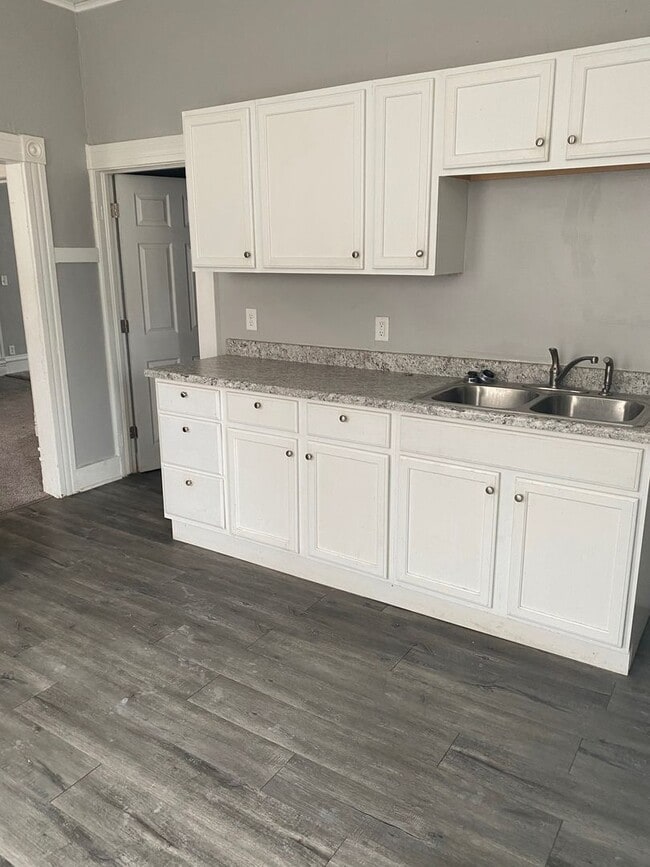 Photo - 1335 W 13th St Unit #2