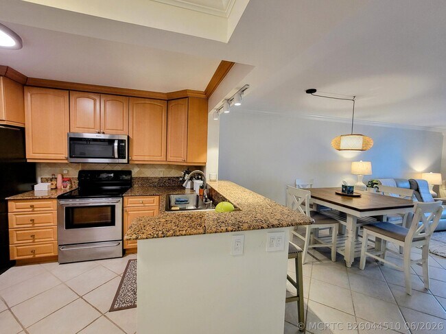 Photo - 111 Lake Emerald Dr Unit 406