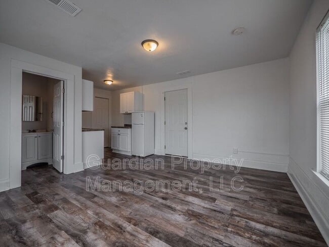 Photo - 108 N Buchanan St