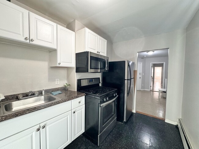 Building Photo - 2275 John F. Kennedy Blvd Unit 3