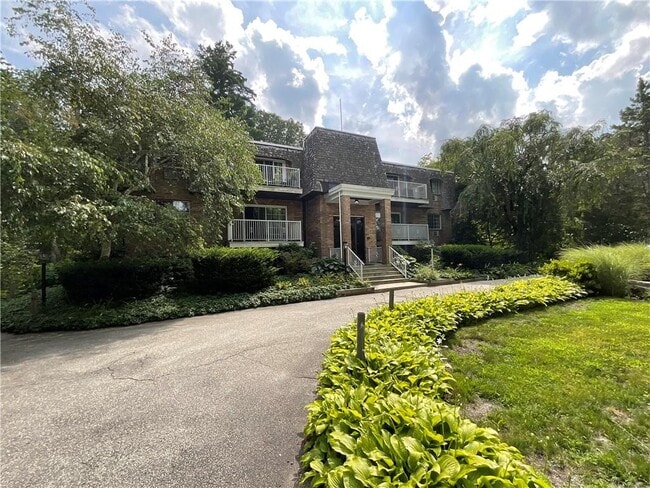 Building Photo - 680 Hartford Pike Unit 5 Rental