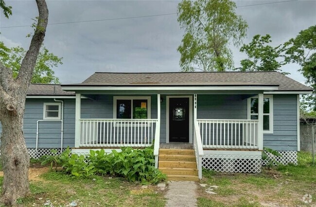 Building Photo - 9006 Elm St Rental