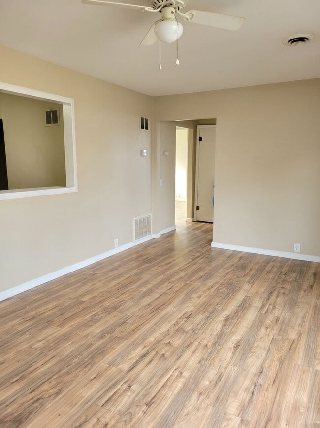 Photo - 1604 Sycamore St