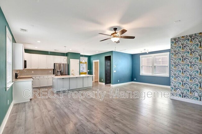 Photo - 3988 Hillyard St