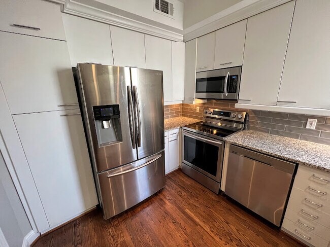 Photo - 4040 Avondale Ave Unit 208