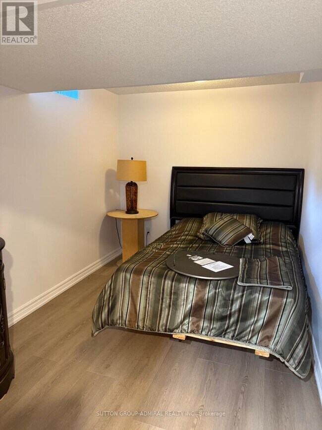 Photo - 310 Narinia Crescent