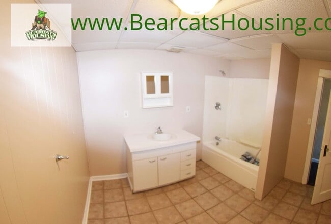 Photo - 123 Front St